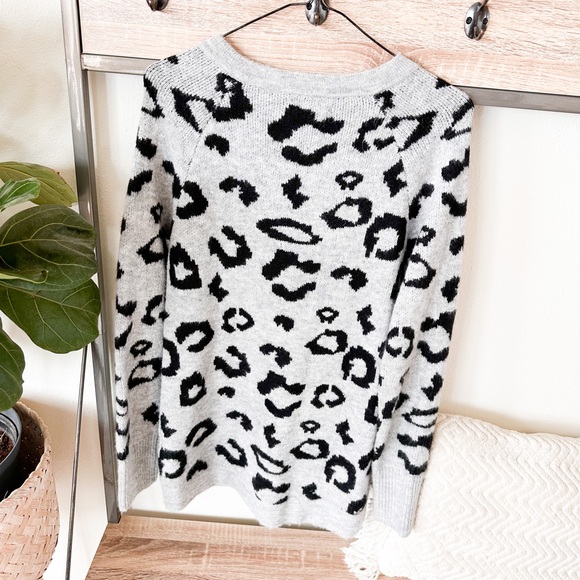 Abercrombie and Fitch Cheetah sweater - Picture 2 of 3